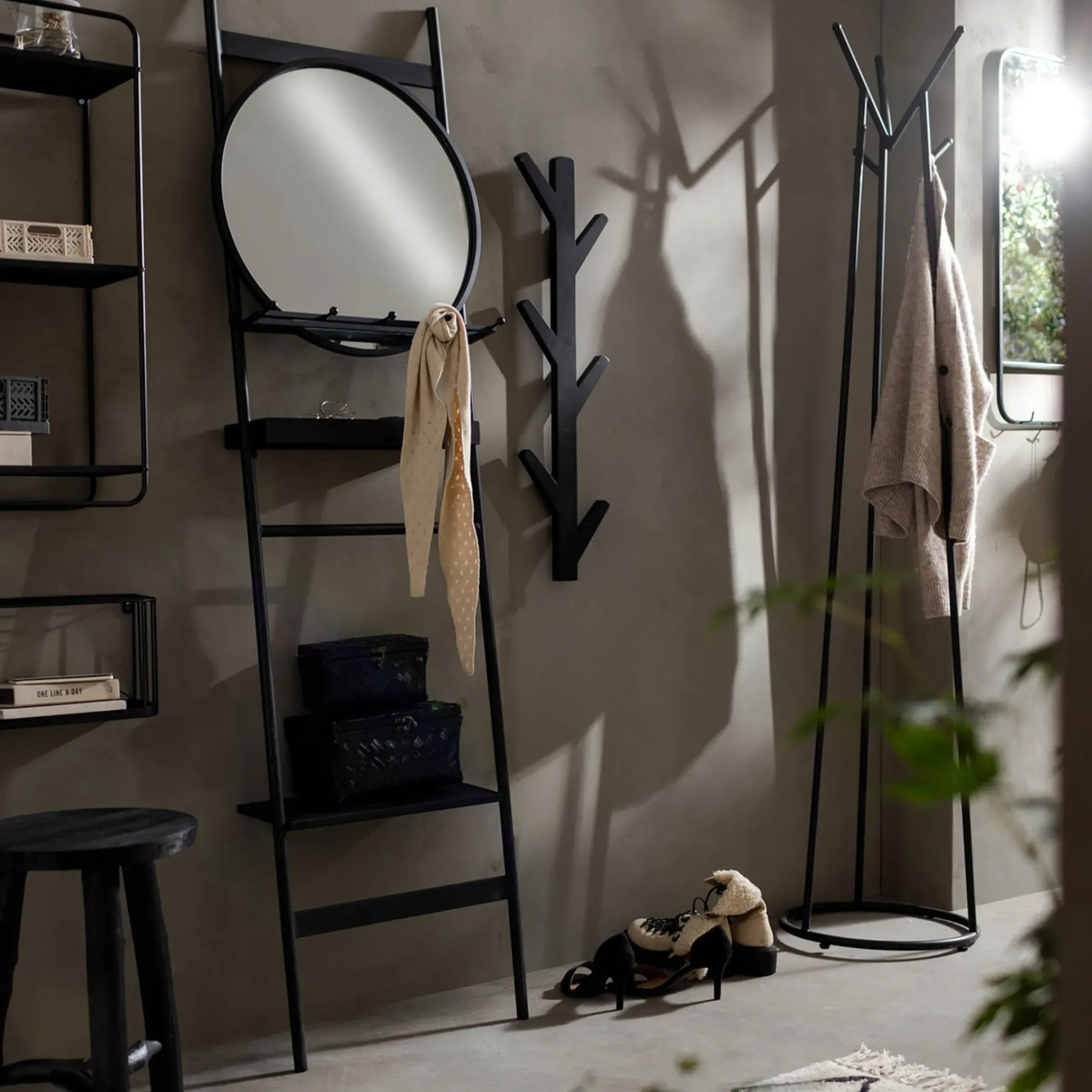 Depot Rattan-Wandgarderobe Flora> Garderoben
